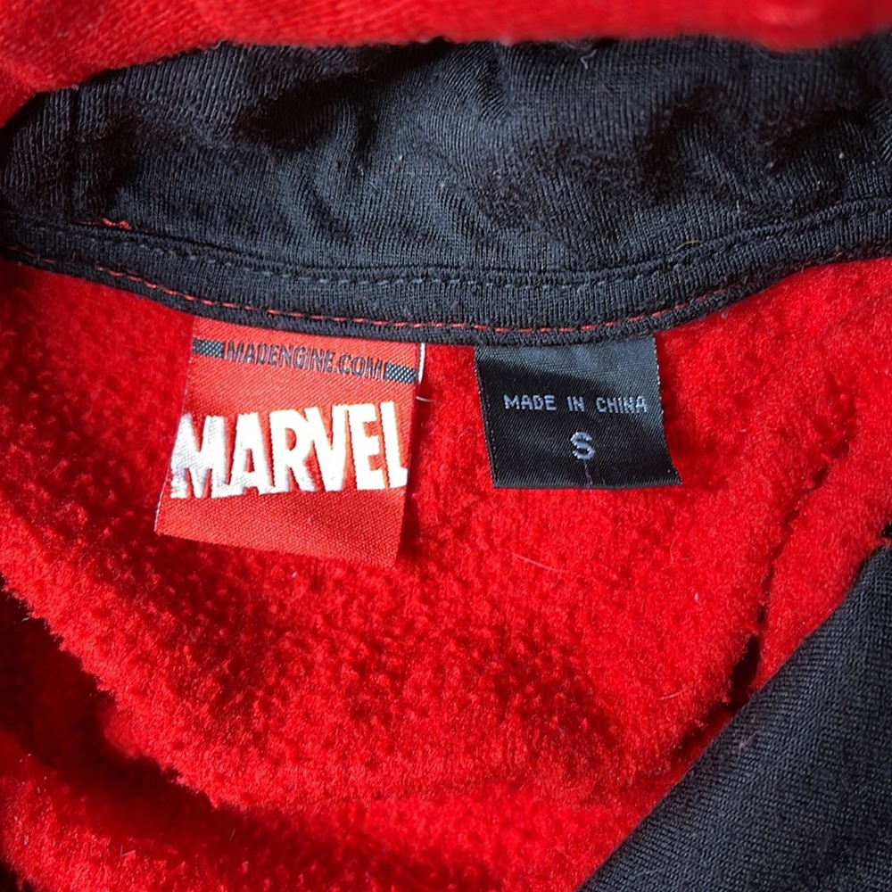 Marvel Spiderman Distressed Spider Logo Red Pullover Hoodie Adult Small - Picture 3 of 5